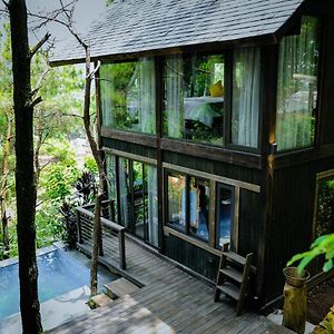 Deluxe Bungalow